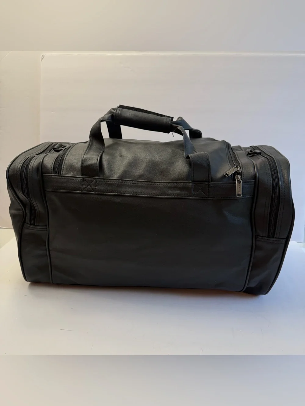 Vintage Michelob Ultra Amber Leed’s Faux Leather Duffel Travel Weekender Gym Bag